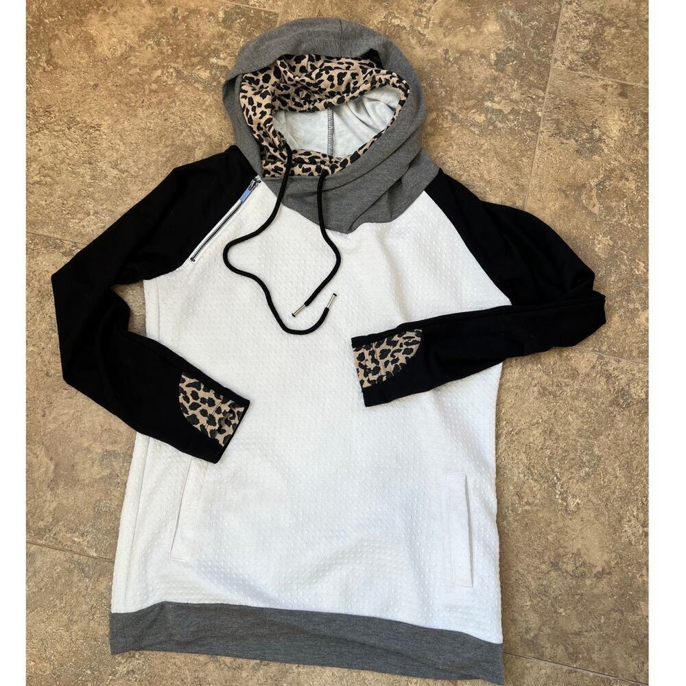 Game Day Couture White Textured with Black Gray Animal Print Hoodie, Women's M